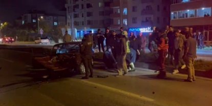 Kontrolden çıkan otomobil elektrik direğine çarptı: 1 yaralı