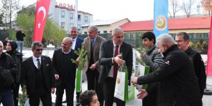 Kars’ta Bin Adet Fidan Vatandaşlara Dağıtıldı