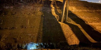 Otomobil 200 metre yükseklikten vadiye uçtu: 1 ölü