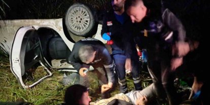 Kaçak göçmen taşıyan otomobil Asi Nehri’ne uçtu: 9 yaralı