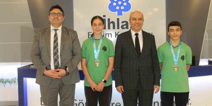 İhlas Koleji öğrencilerinden karatede çifte şampiyonluk