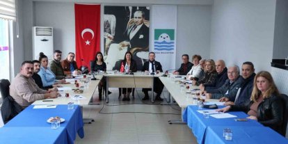 Foça Meclisi’nde gerginlik: CHP’li meclis üyesinden Başkan Fıçı’ya ’satış’ vetosu