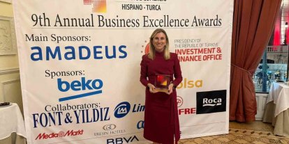 Ebru Özdemir’e İspanya’dan ‘Mesleki Liyakat Ödülü’