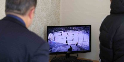 Öğrencisinin hayatını Heimlich manevrasıyla kurtardı