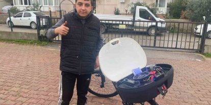 16 yaşındaki özel çocuk Bayram Efe müzik sevgisini bisikletine taşıdı