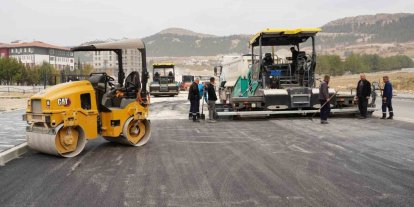 Okullar bölgesinde asfalt çalışmaları devam ediyor
