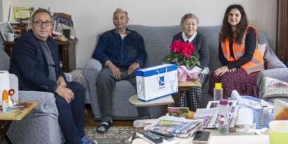 Kuşadası Belediyesi’nden engelli Osman amcaya anlamlı ziyaret