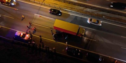 TEM’de kaçan sürücünün neden olduğu zincirleme kaza: 2 yaralı