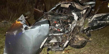 Uşak’ta otomobil şarampole devrildi: 2 ölü, 1 yaralı