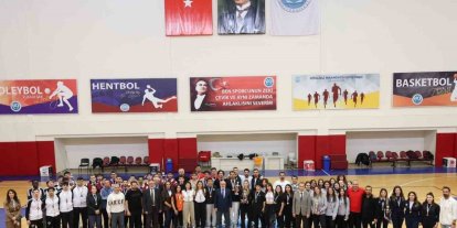 ERÜ Kadın Basketbol Takımı şampiyon oldu