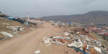 Bayburt Kent Konseyi Şehit Osman Dağı’na dökülen hafriyat için girişimde bulundu