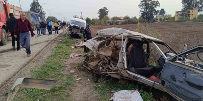 Minibüsle çarpışarak hurdaya dönen TOFAŞ’taki 2 kişi yaralandı