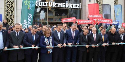 Şahinbey Belediyesi’nin Nizip’e kazandırdığı Kültür Merkezi’nin açılışı yapıldı