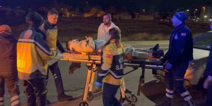 Kaza yapan alkollü sürücü, "Gazeteci çekerse üflemem" diyerek, ekiplere zorluk çıkardı