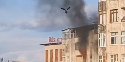 Adana’da apartmanın 6. katında çıkan yangın söndürüldü