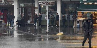 Diyarbakır’da aniden bastıran yağmur hayatı felç etti