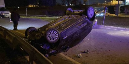 Kontrolden çıkan otomobil takla attı