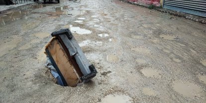 Çöken yola kanepe kollu önlem