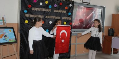 Altıntaş’ta "Çocuk Şiirleri Okumaları" etkinliği düzenlendi