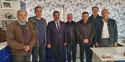 Burhaniye Kaymakamı Atilla’dan eğitim faaliyetlerini destekleme derneğine ziyaret