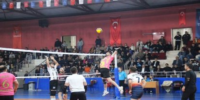 Çal’da düzenlenen voleybol turnuvasında final maçları heyecanı zirveye taşıdı