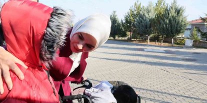 Bakan Göktaş, Ankara’da kardeşleriyle birlikte devlet korumasına alınan Adnan’ı ziyaret etti