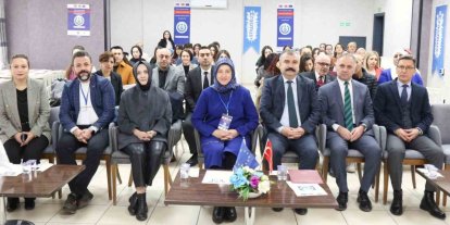 Genç kadınlar dijital dünyada güçleniyor