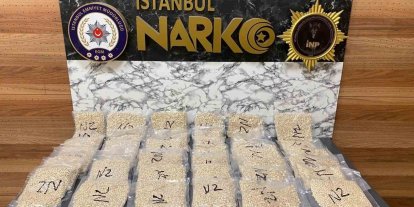 Baza altındaki valizden binlerce uyuşturucu hap çıktı