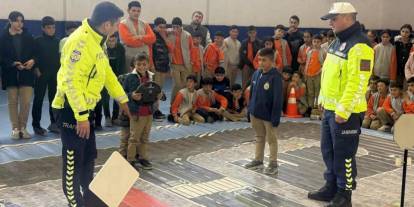 Akyaka’da Öğrencilere “Trafik Dedektifleri” Eğitimi