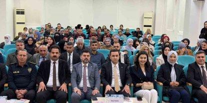 Midyat’ta "koruyucu aile hizmet modeli" bilgilendirme toplantısı düzenlendi