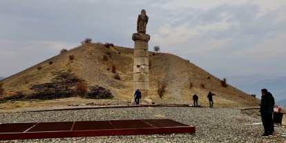 Karakuş Tümülüsü’nde aydınlatma çalışmaları incelendi