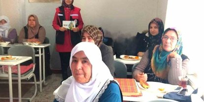 Otuza yakın kadına çiftçi eğitimi verildi