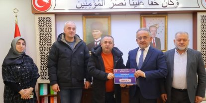 Ortaokulda Filistin yararına düzenlenen hayır çarşısında 146 bin lira toplandı