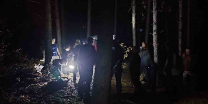 Uluslararası Dağ Günü’nde 25 kişilik grup ile 12 kilometrelik gece yürüyüşü