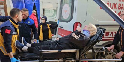 Bozuk zeminde ayağı takılan kadın yere düşerek yaralandı