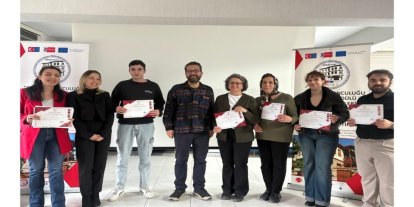 Bin kişiye ev pansiyonculuğunu öğrenerek sertifika aldı