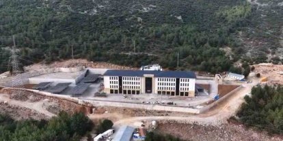 Vali Akbıyık, çevre dostu yeni binayı inceledi