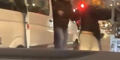 Ümraniye’de servis şoföründen kağıt toplayan kişiye yumruk