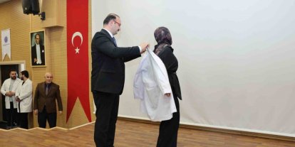 Geleceğin diş hekimleri mesleğe ilk adımlarını attı