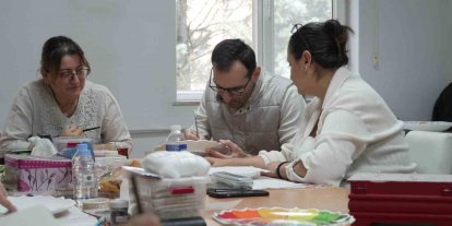 Düzce’de kadınlar hem öğreniyor hem eğleniyor