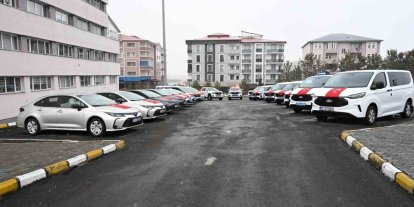 Ardahan’da emniyete tahsis edilen 20 yeni araç törenle hizmete alındı
