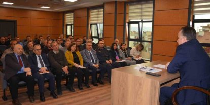 Edremit’te 2025 yılı sonu muhtarlar değerlendirme toplantısı gerçekleştirildi