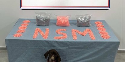 Jandarma KOM’un başarılı operasyonunda 28 bin adet uyuşturucu hap ele geçirildi