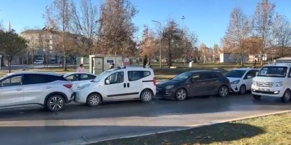 Elazığ’da buzlanma zincirleme kazaya neden oldu: 6 araç birbirine girdi