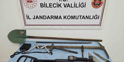 Bilecik’te define avcıları suçüstü yakalandı