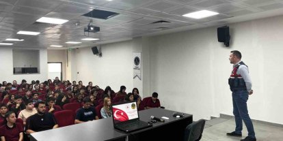 Jandarmadan öğrencilere siber güvenlik eğitimi