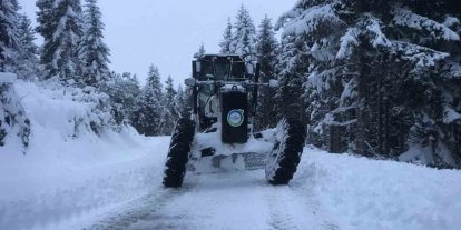 Ordu’da karla mücadele: 134 mahalle yolu ile 15 hasta ve 7 cenazeye müdahale edildi