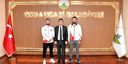 Başkan Aydın tarihi başarı yakalayan kardeşleri ağırladı