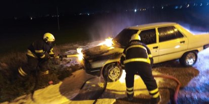 Antakya’da otomobil yangını