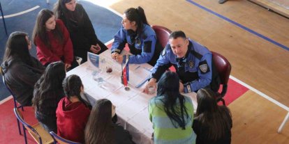 Germencik’te liseli gençler polisliği tanıdı